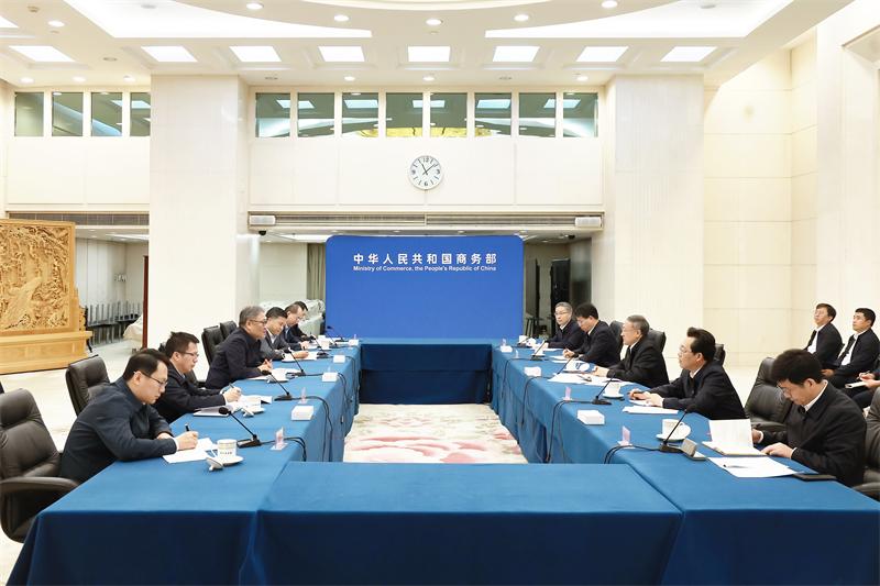 王文涛部长会见宁夏回族自治区党委书记李邑飞一行 王文涛部长会见宁夏回族自治区党委书记李邑飞一行