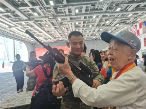 这6位与总书记握手的老战士是谁? 这6位与总书记握手的老战士是谁?