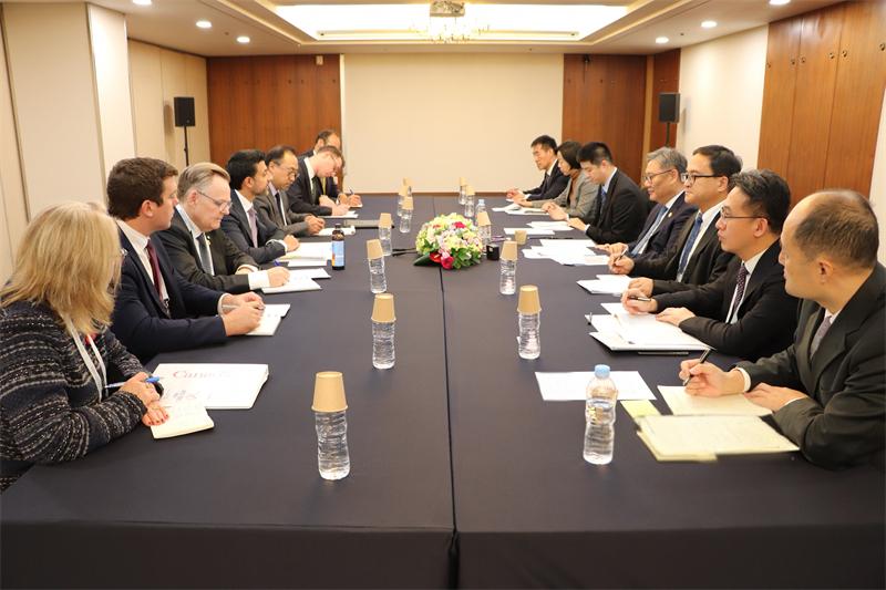 中加深化经贸合作 两国共谋务实发展 中加深化经贸合作 两国共谋务实发展