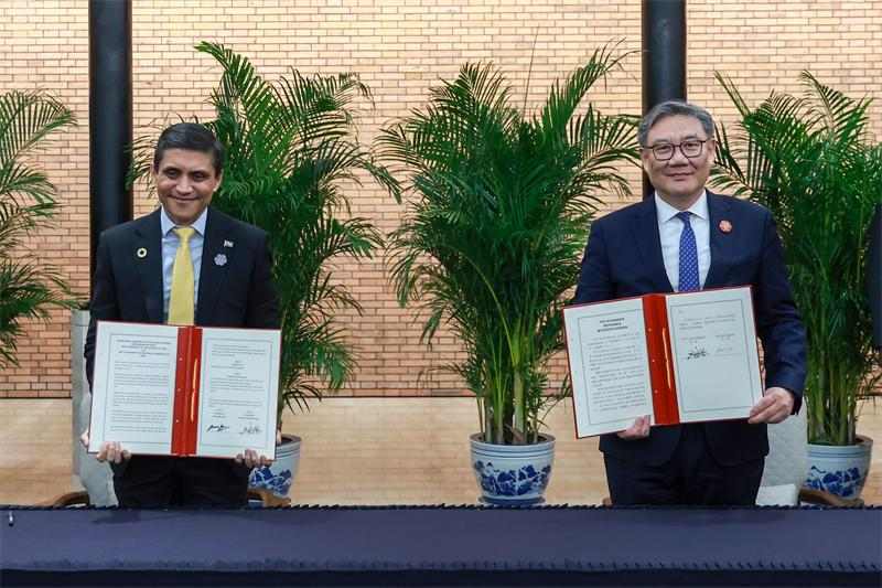 中国与太平洋岛国签署经济合作协定