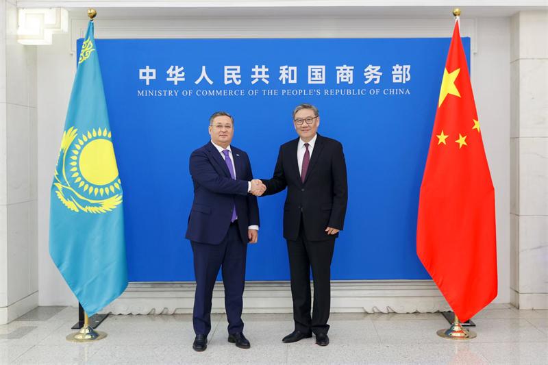中哈深化经贸合作 促贸易升级与投资协定落实