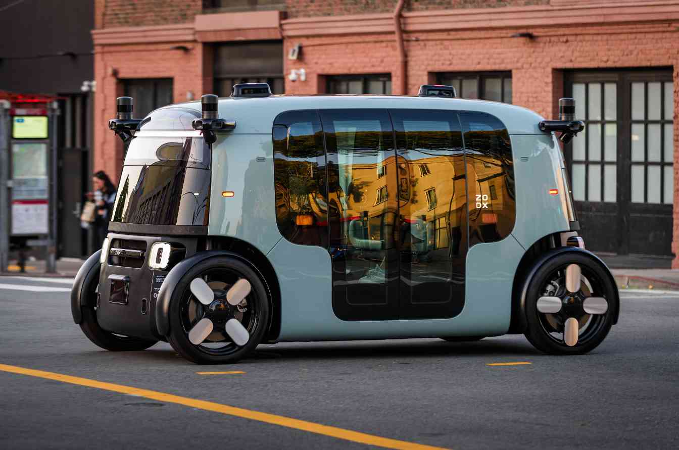 特斯拉愿景 vs Waymo实绩：自动驾驶巨头谁主沉浮