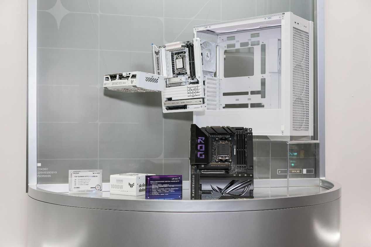 ROG玩+乐园引爆BW2025 二次元电竞美学新标杆