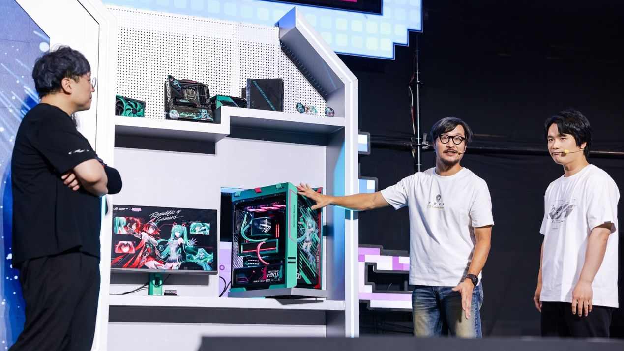 ROG BW2025展台亮相：初音未来联名主板及主机重磅发布