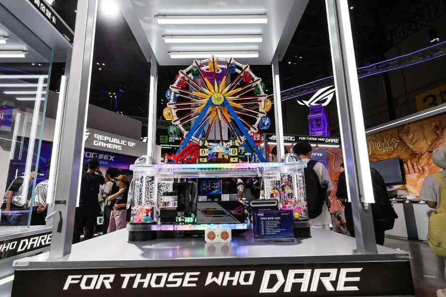 ROG玩+乐园引爆BW2025 二次元电竞美学新标杆