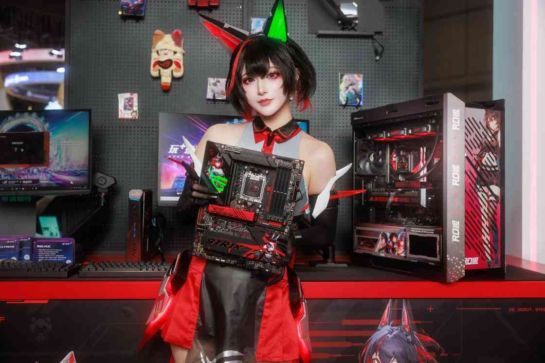 ROG BW2025展台亮相：初音未来联名主板及主机重磅发布