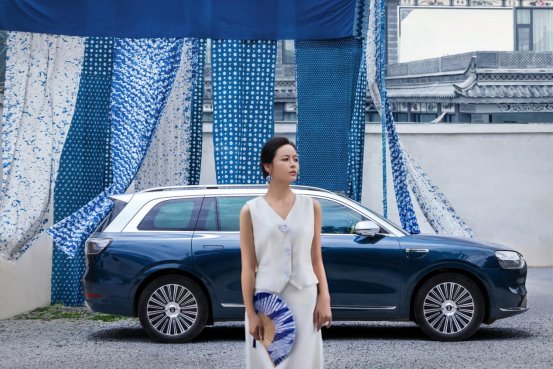 问界M9领航豪华SUV市场，权威认证与用户口碑双丰收