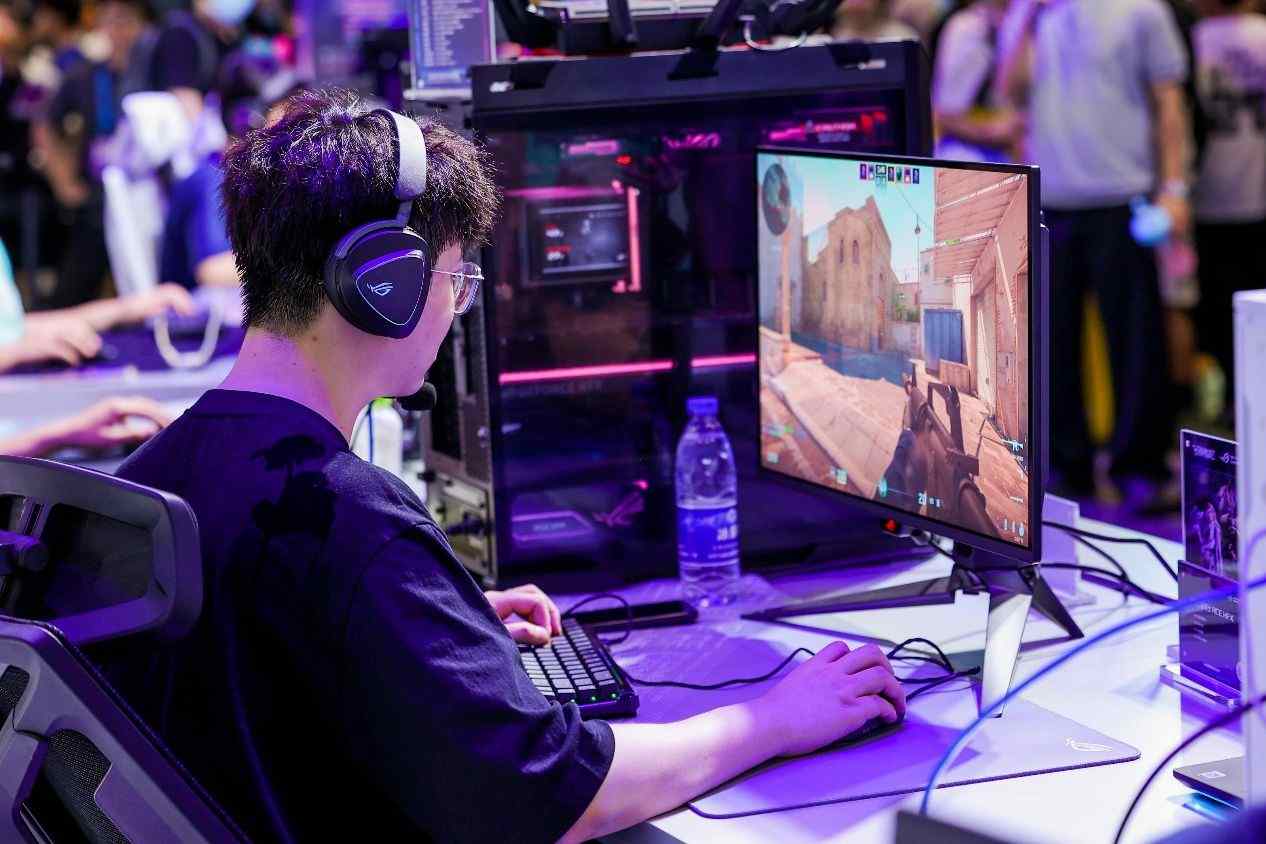 ROG玩+乐园引爆BW2025 二次元电竞美学新标杆