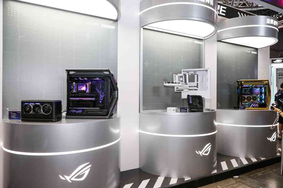 ROG BW2025科技盛宴 超频纪录与背置创新引热议