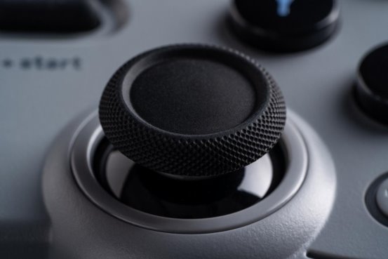 Pro 3游戏手柄升级发布，精准操控多平台兼容