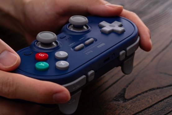 Pro 3游戏手柄升级发布，精准操控多平台兼容