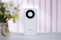 8300mAh+IP69K！千元机性能越级新标杆