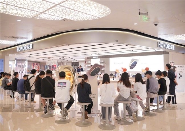 全球最薄折叠屏之争 荣耀Magic V5如何领先？