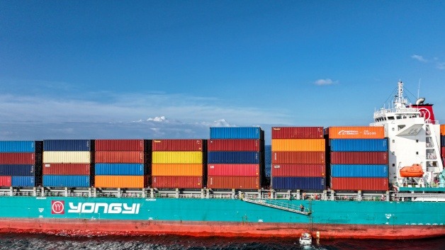 中国海军紧急救助印度洋商船船员