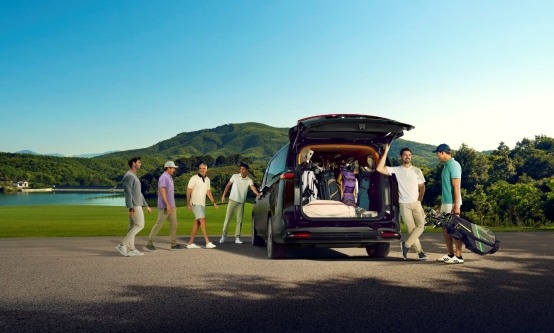 Faraday Future发布首款EAI-MPV颠覆美国高端出行