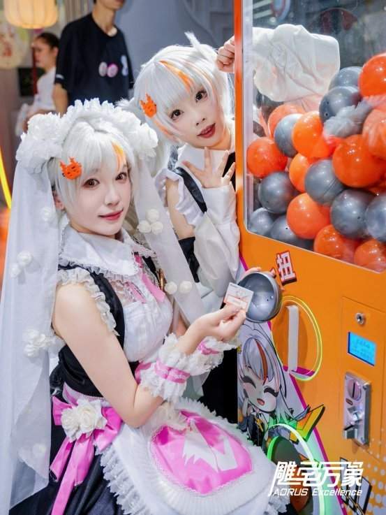 电竞装备与国风设计交织的次元盛宴