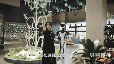 星动纪元星动Q5在成都网红景点当“旅游搭子”！