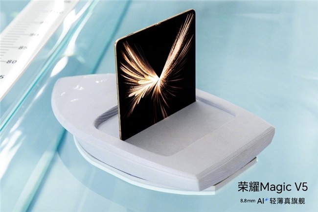 最强折叠屏手机是哪一款？轻薄与性能并存的王者揭晓