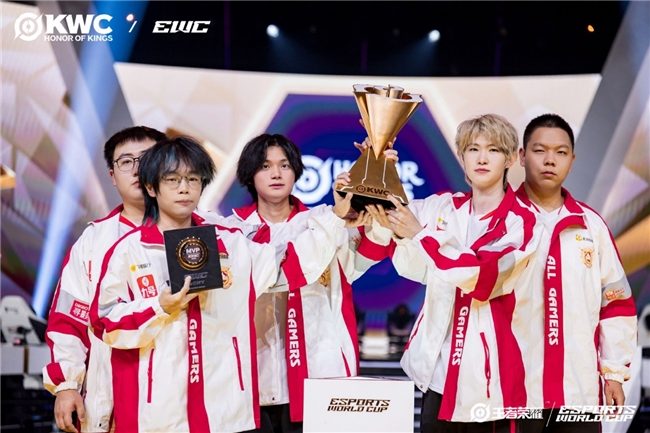 AG超玩会电竞冠军登顶国际赛场 携手品牌共建电竞生态