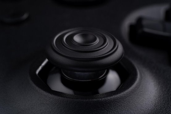 N64经典重现 便携蓝牙手柄跨平台畅玩