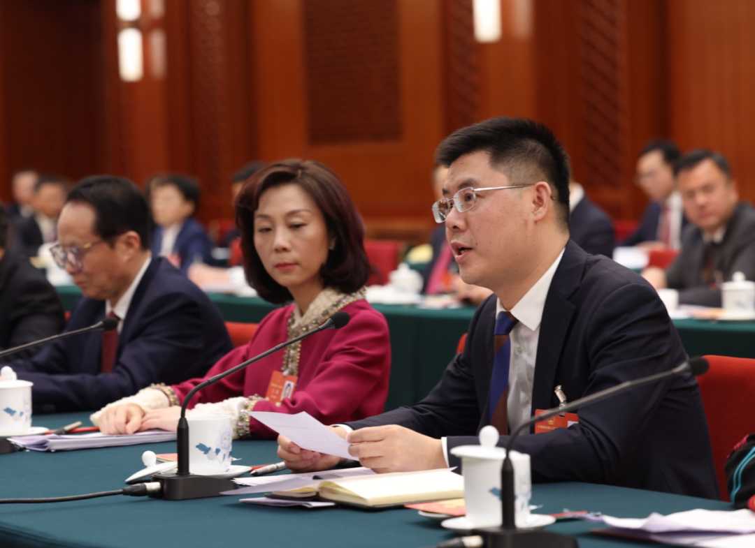 两会现场聚焦：代表委员热议城乡融合与政策红利