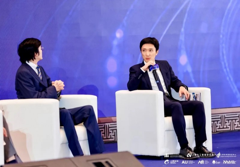 WAIC2025现场直击：鲍捷教授倡议推动全球AI公平，从“感知”开始