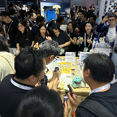 不止霸榜618！灵宇宙WAIC首秀新功能：拍玩具“活”过来，这才是AI万物有灵