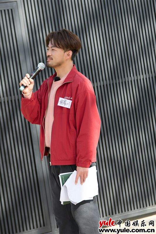 林家川《灿烂的花园》暖心收官 联欢会幽默主持备受称赞