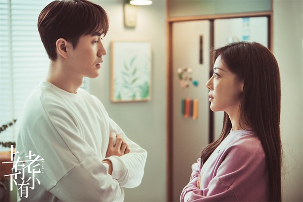 杨玏邓家佳《上有老下有小》热播获赞 “新中式”夫妻必看家庭指南