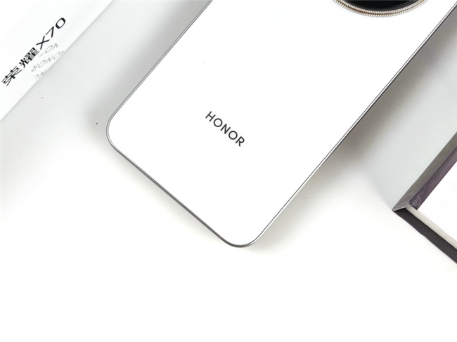 能用一整天的手机来了 2025续航王者非它莫属