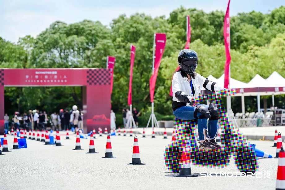 首驱科技多款新车硬核亮相，携手梦想投资人共创出行蓝图