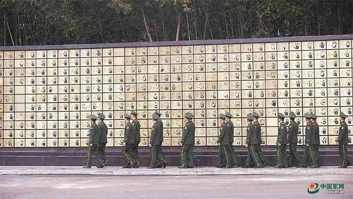 武警官兵为抗战纪念馆补录老兵手印传承抗战精神