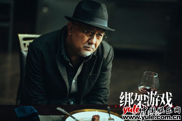 绑架游戏试探片段解析 秦海沛搜查陆飞家中疑点