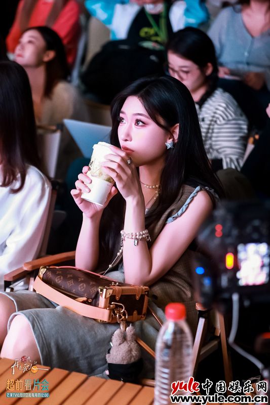 王睡睡参加《再见爱人4》看片会 个人成长自述与节目体验