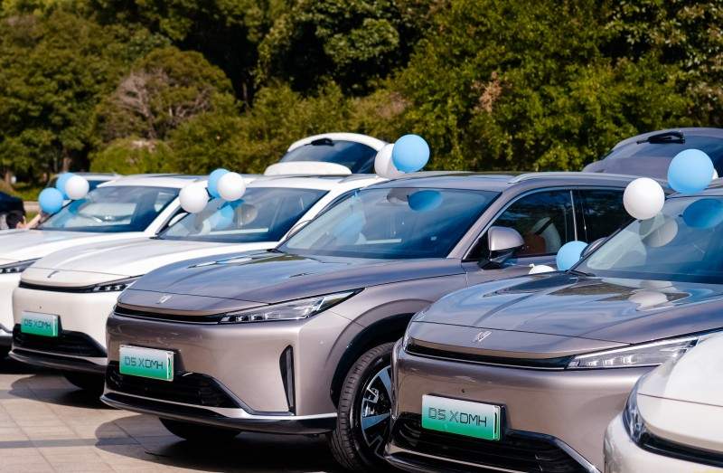 荣威D5X DMH插混SUV 油电同价长续航越级配置推荐