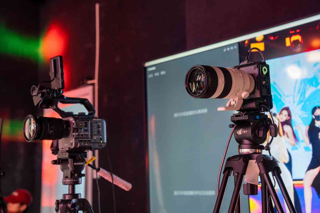 直播行业团播模式崛起，头部MCN如何构建标准化影像解决方案