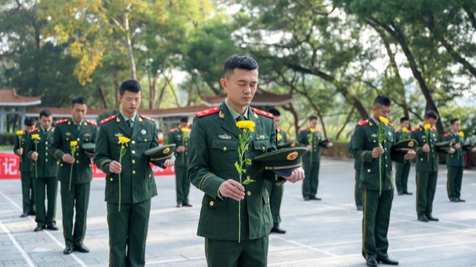全军部队开展南京大屠杀死难者国家公祭日纪念活动