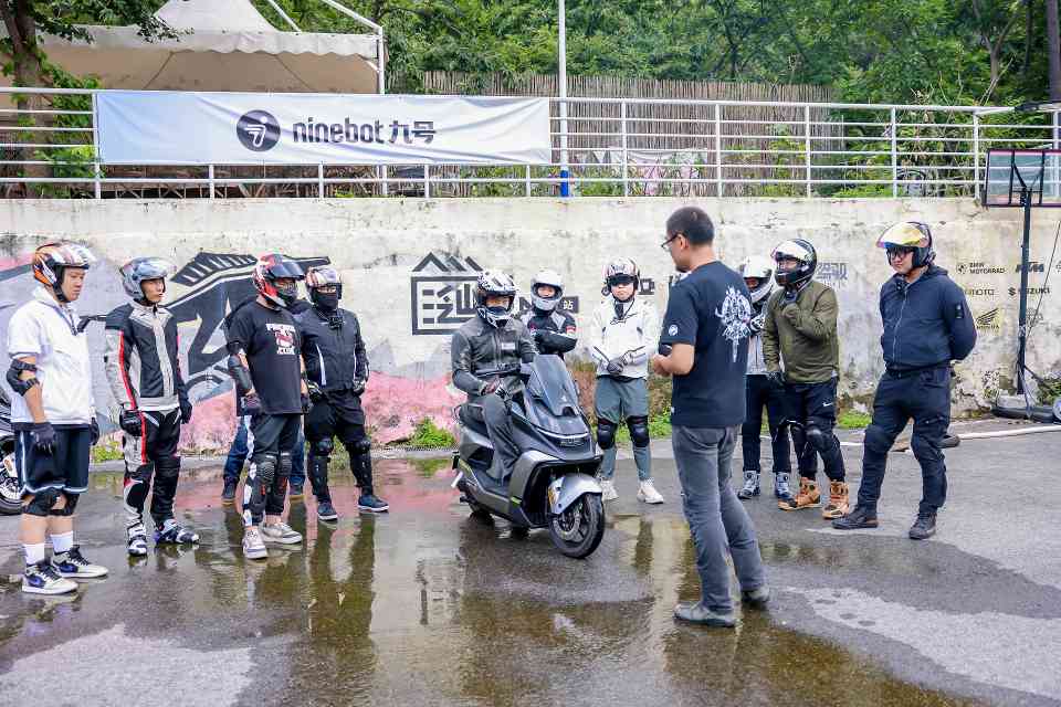 九号电动车成立安驾学院 开启两轮车安全培训新模式