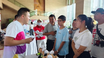 郑州举办拒绝非法改装公益活动 倡导绿色安全出行理念