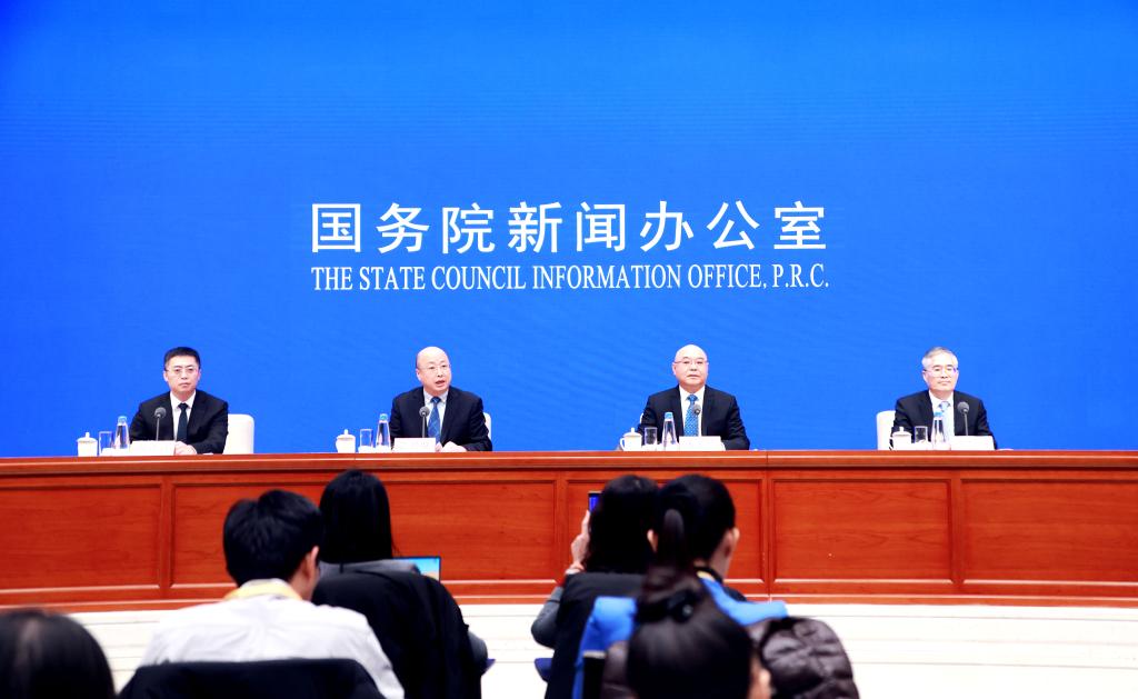 2024年我国粮食产量突破1.4万亿斤 农民收入稳步增长助力乡村振兴