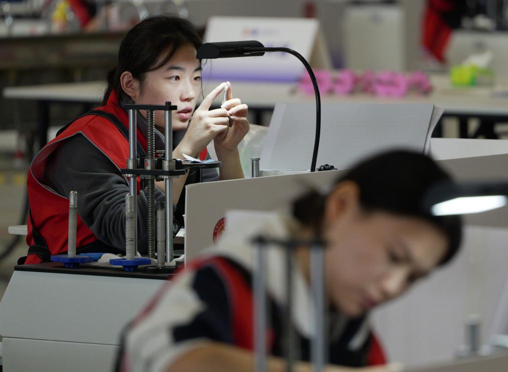 八部门印发技能强企指导意见 打造产教评技能生态链促技能人才发展