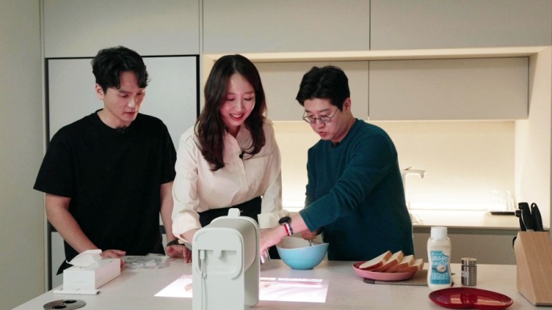 三星绚幕激光投影仪Premiere 5超短焦技术解析，小空间享受巨幕体验