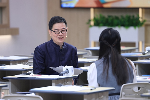 六位青年教师演绎经典文本，《超级语文课》迎来拿手一课对决