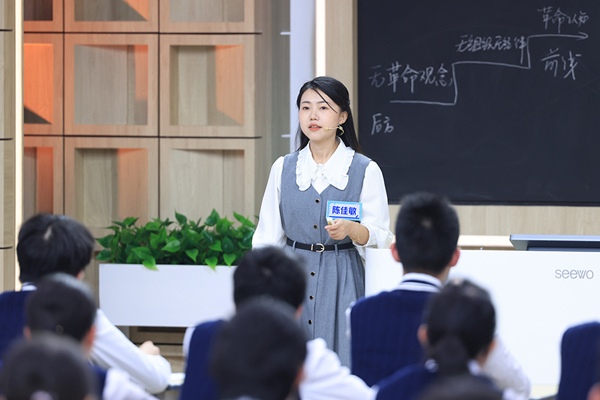 六位青年教师演绎经典文本，《超级语文课》迎来拿手一课对决