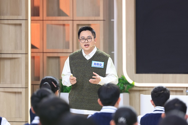 六位青年教师演绎经典文本，《超级语文课》迎来拿手一课对决