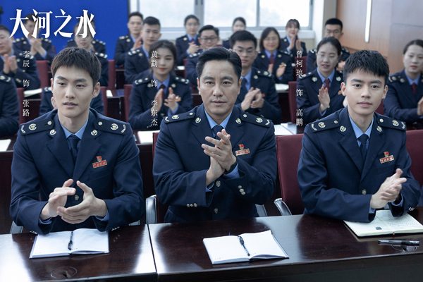 税务题材剧《大河之水》今晚收官，聂远杨蓉演绎税案博弈