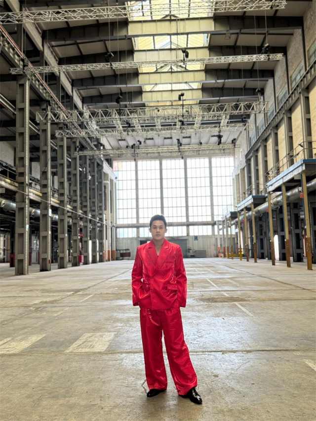 《带剑女孩》杀青洪凌许瑞奇邓伟徳演绎奇幻斩妖传奇