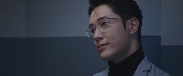 新加坡演员邓伟徳演活变态杀手，拳击手背景助力演技突破