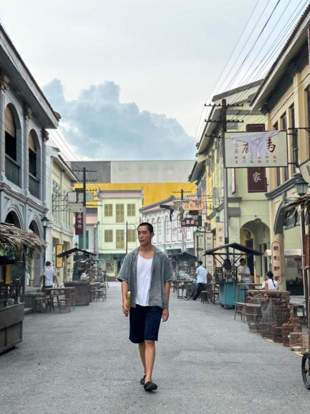 新加坡演员邓伟徳演活变态杀手，拳击手背景助力演技突破