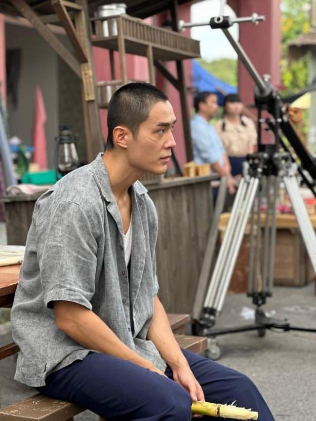 新加坡演员邓伟徳演活变态杀手，拳击手背景助力演技突破